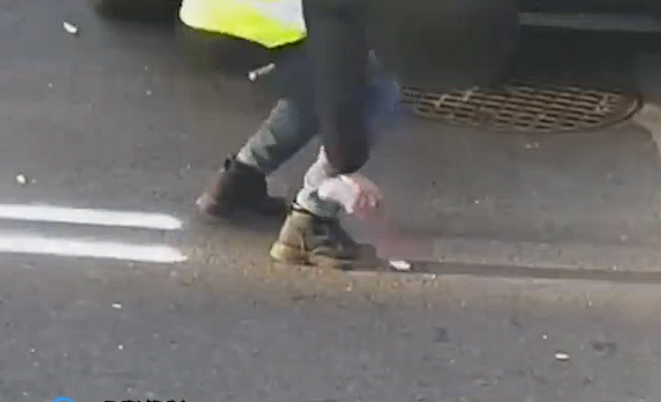 男子為路邊停車方便自己畫了個車位:被罰4200元