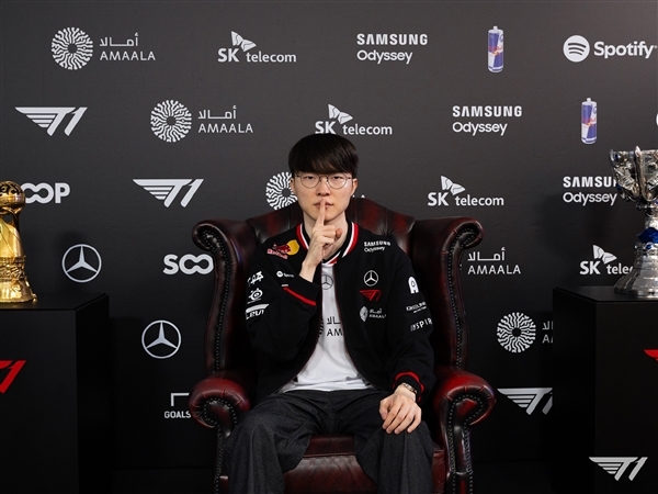 AI挑戰(zhàn)世界強LOL戰(zhàn)隊：T1答應(yīng)與馬斯克Grok 5對戰(zhàn)！