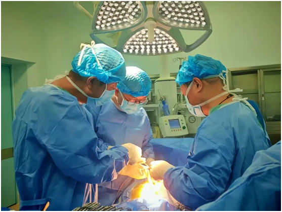 女子深夜急腹痛 西安工會醫院醫生“鑰匙孔”里解危機